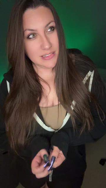 @Greeneyedmom23 (Erin)