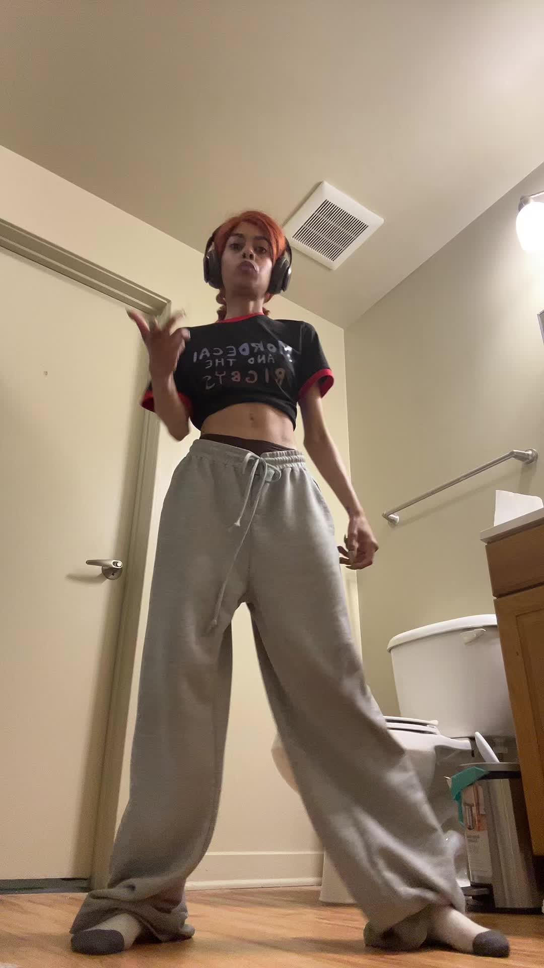 @nosmilingnini
