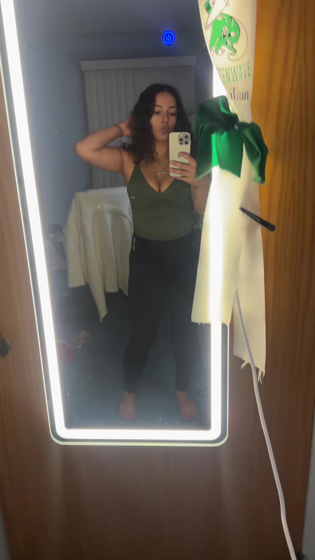 @🧝🏼&zwj;♀️