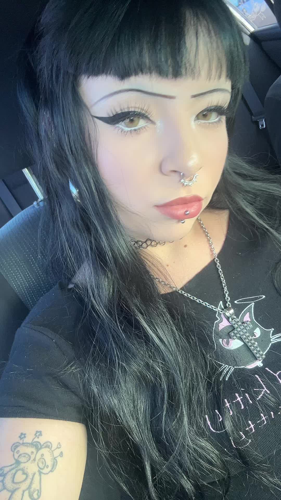 @laur3n🦇