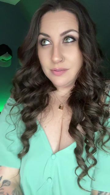 @Greeneyedmom23 (Erin)