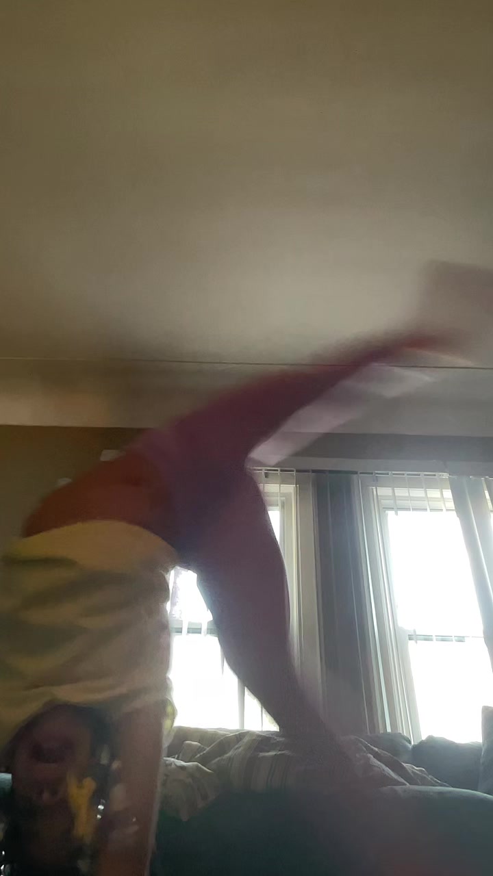 @TwinLadiB27