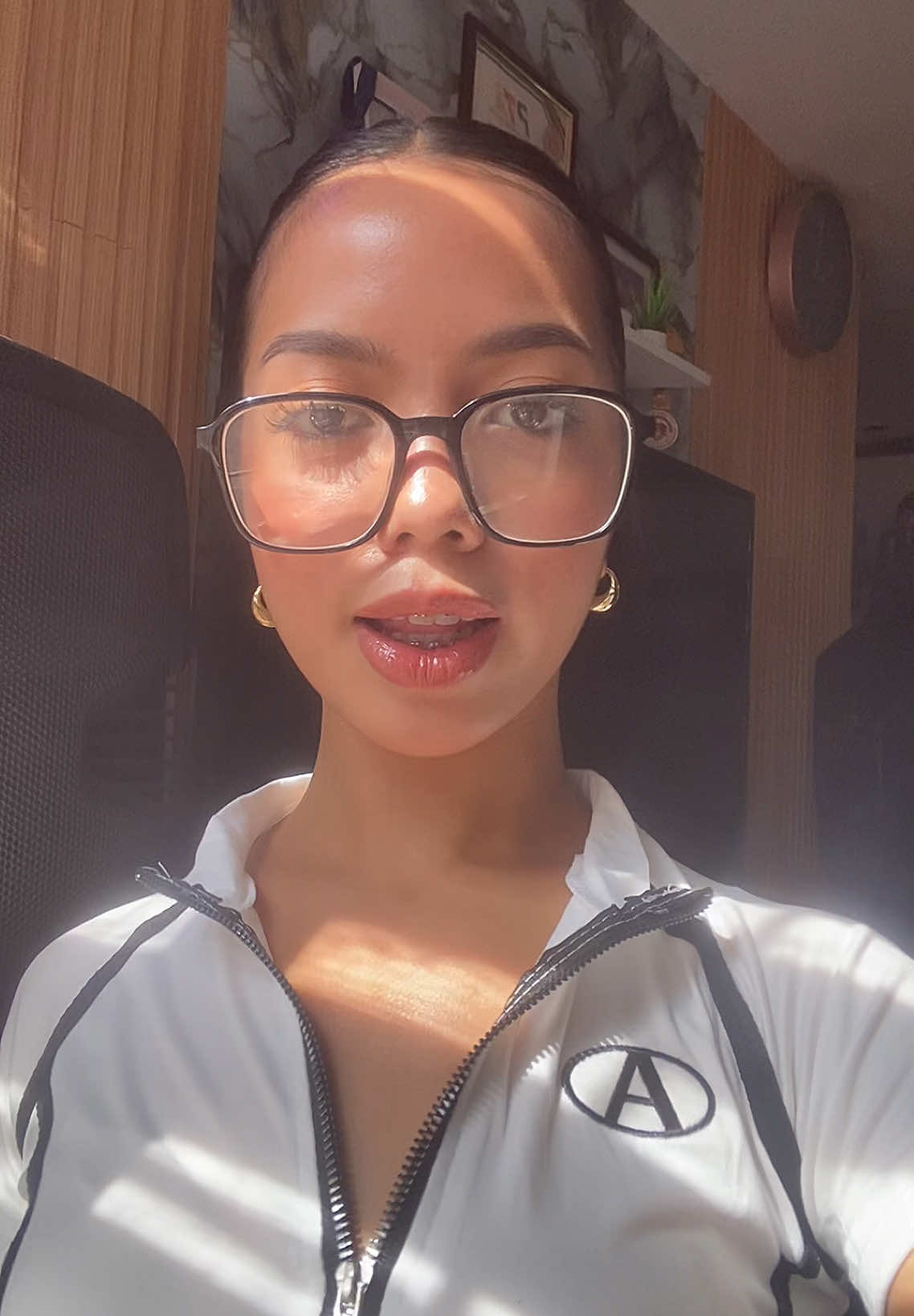 @gnelyelhsa_