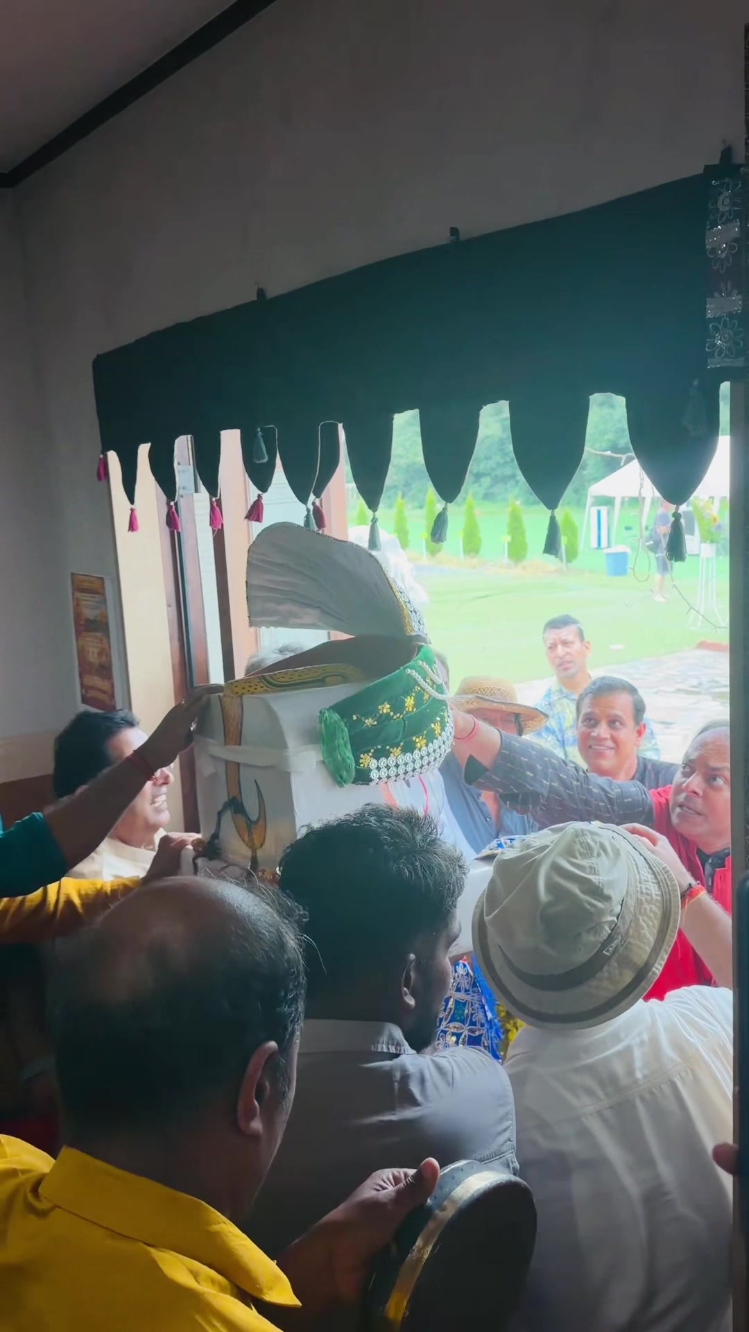 @शना महर्जन (サナ)