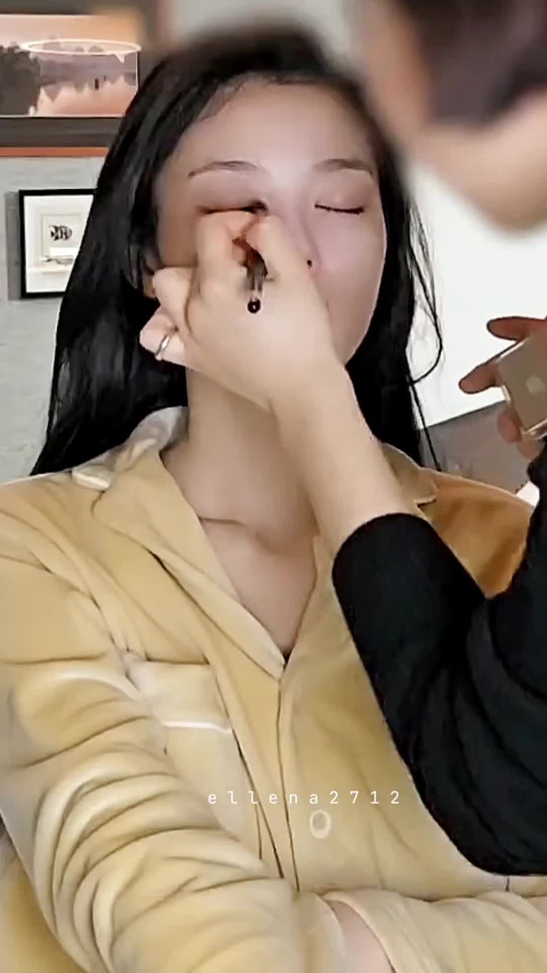 @e l l e n a🐰🍰