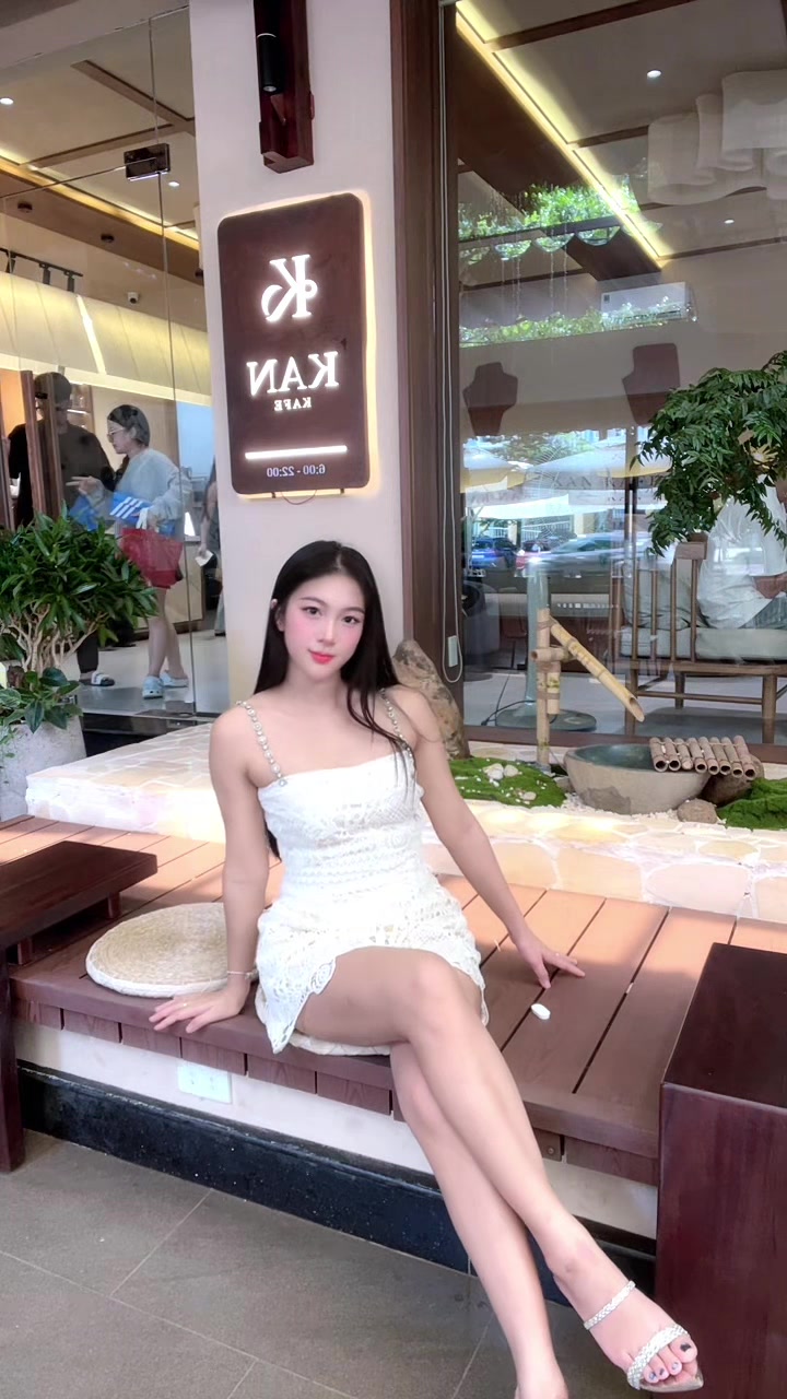 @Phượng th&iacute;ch ngắm m&acirc;y