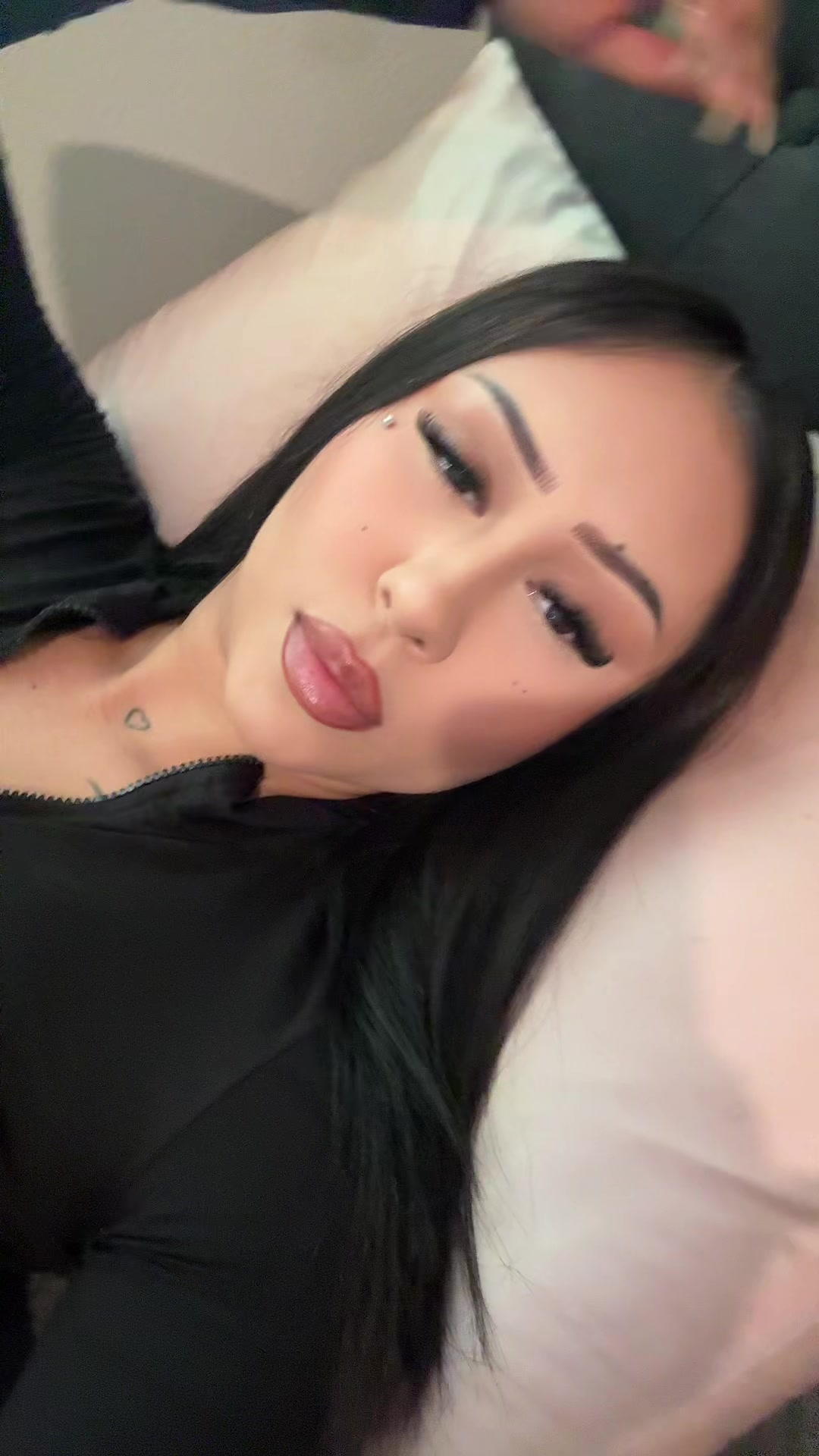 @️