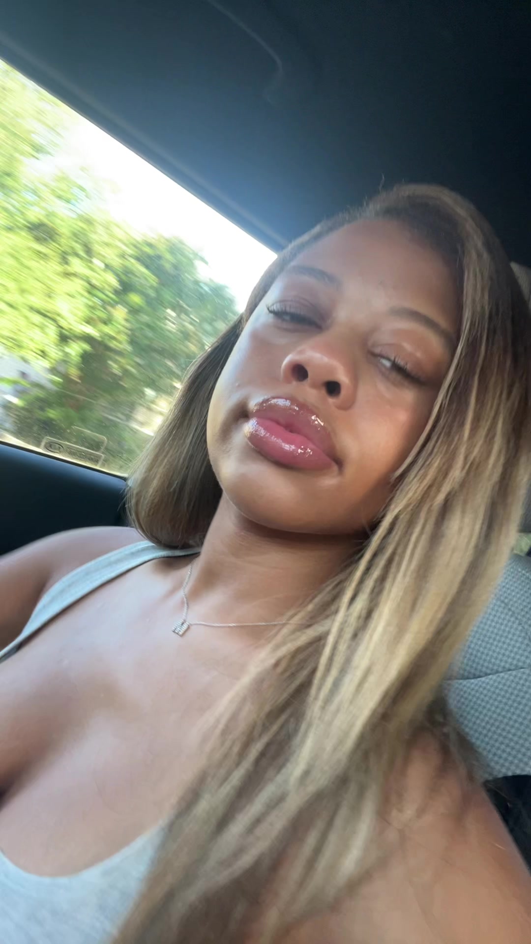 @yellowhoneysuckle