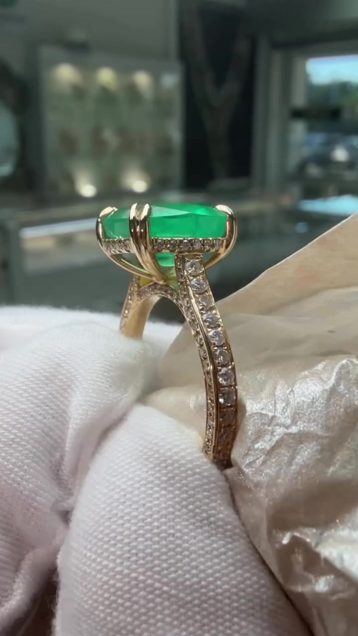 @JR Colombian Emerald
