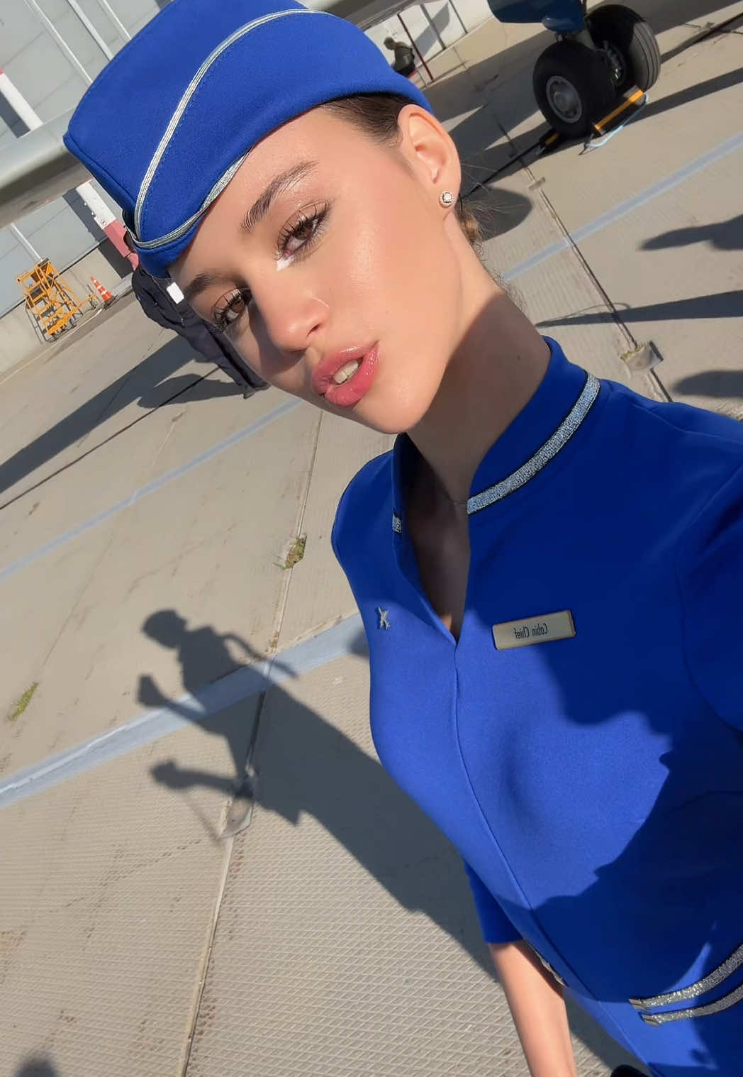 @marína