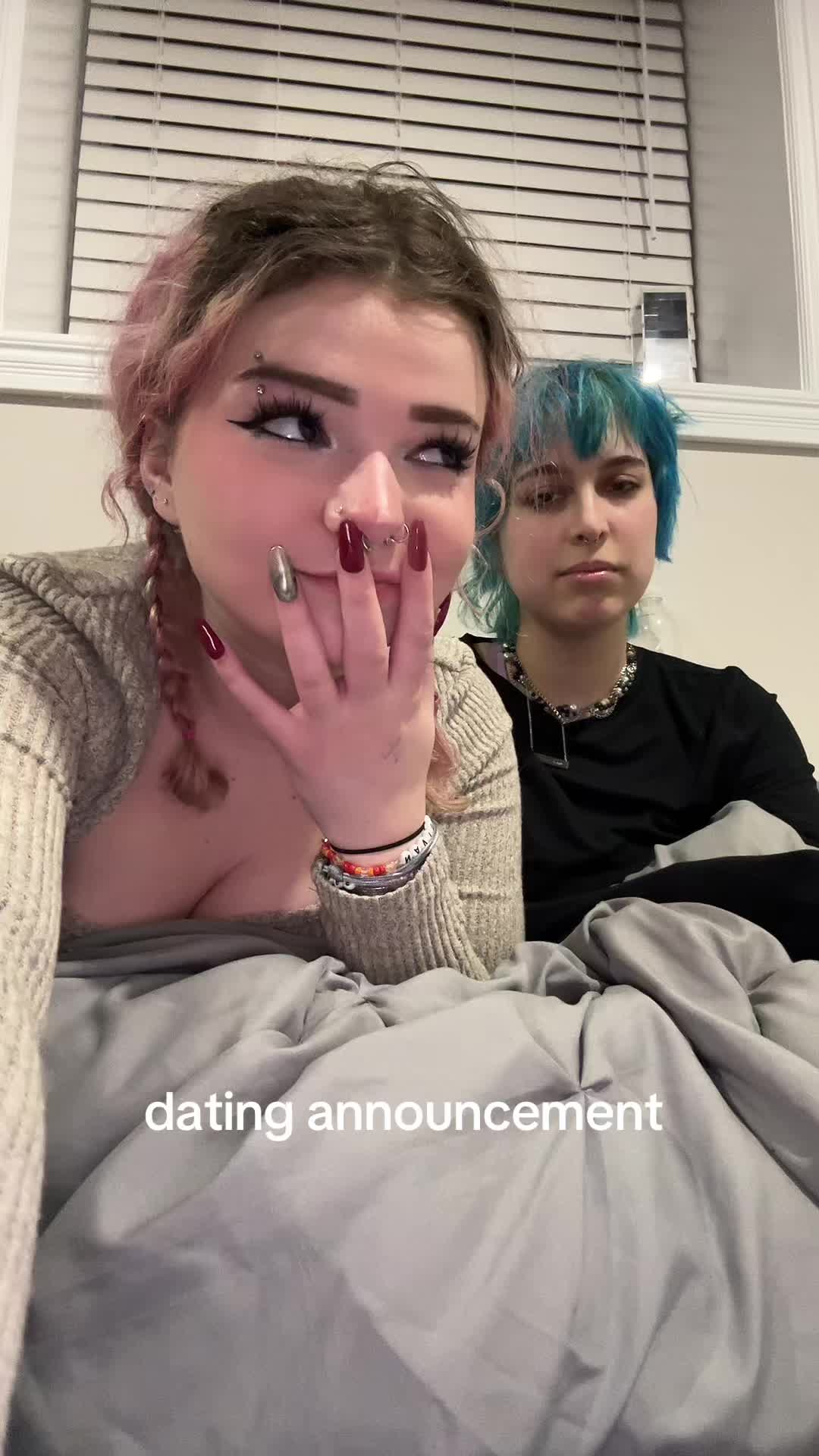 @b 🦷