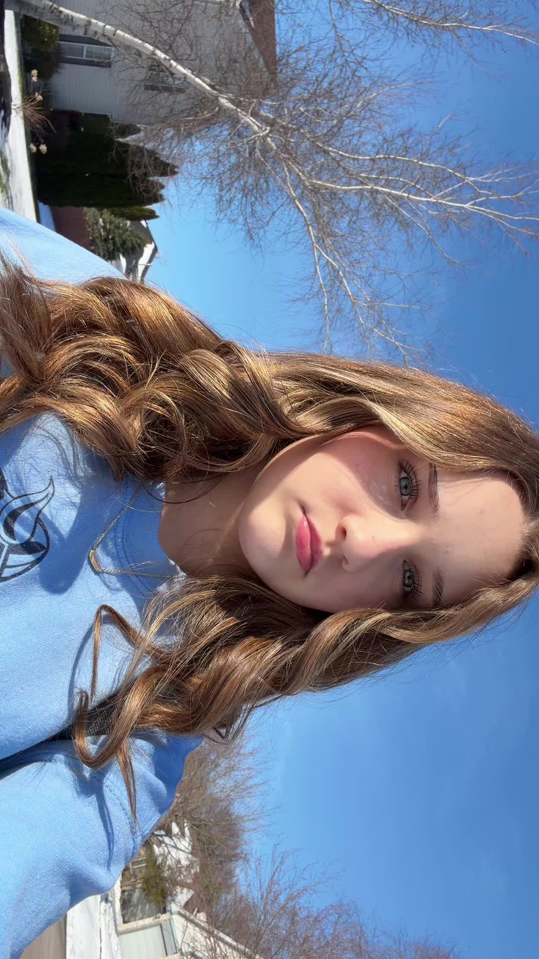 @Ella