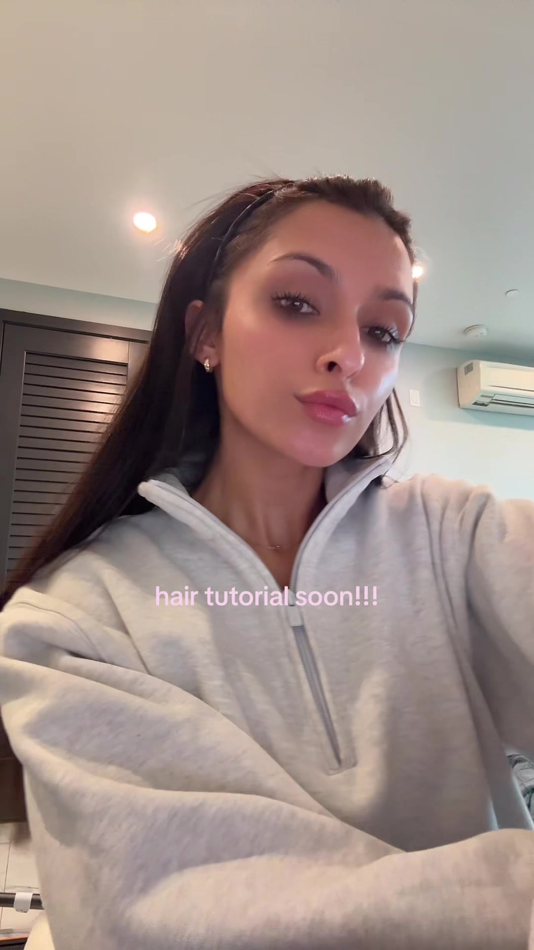 @🙎🏻&zwj;♀️