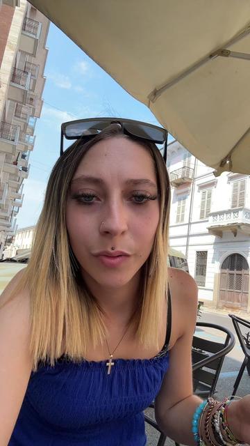 @Claudia🖤