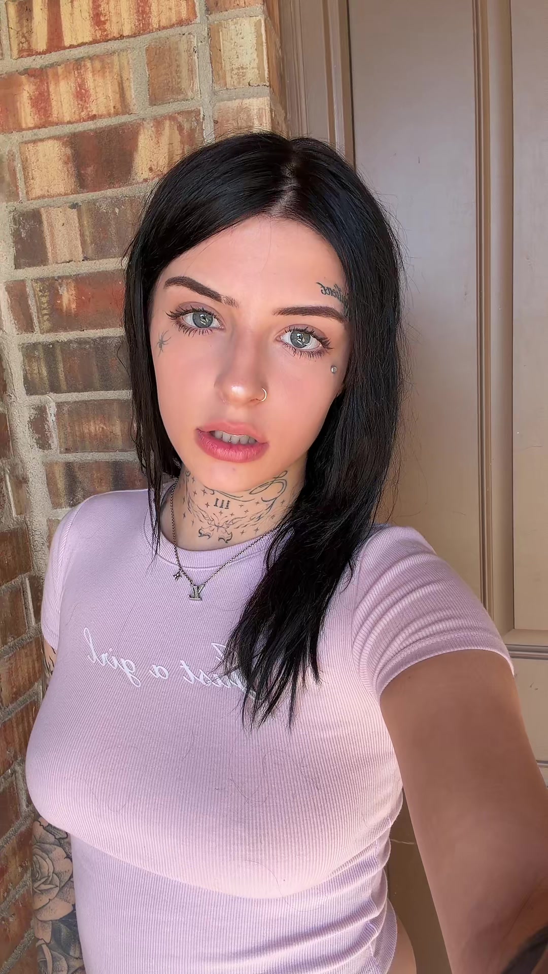 @Lilyrrrose