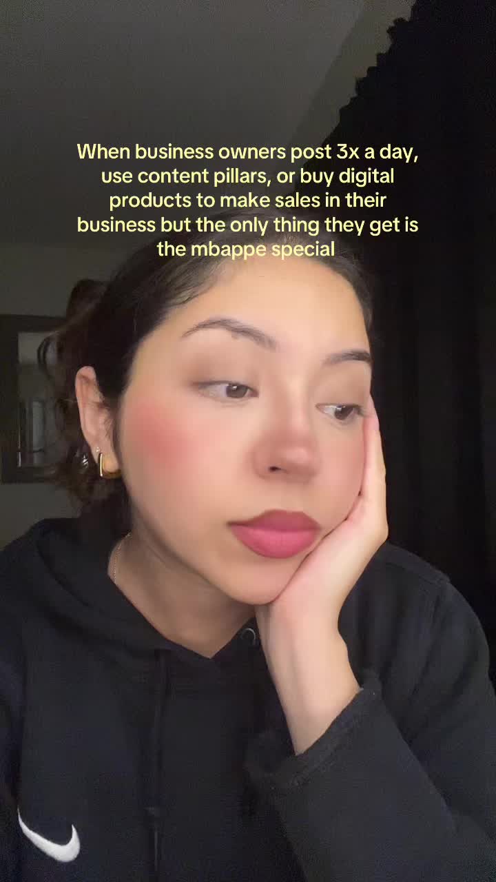 @Vanessa ➺ Marketing + Content