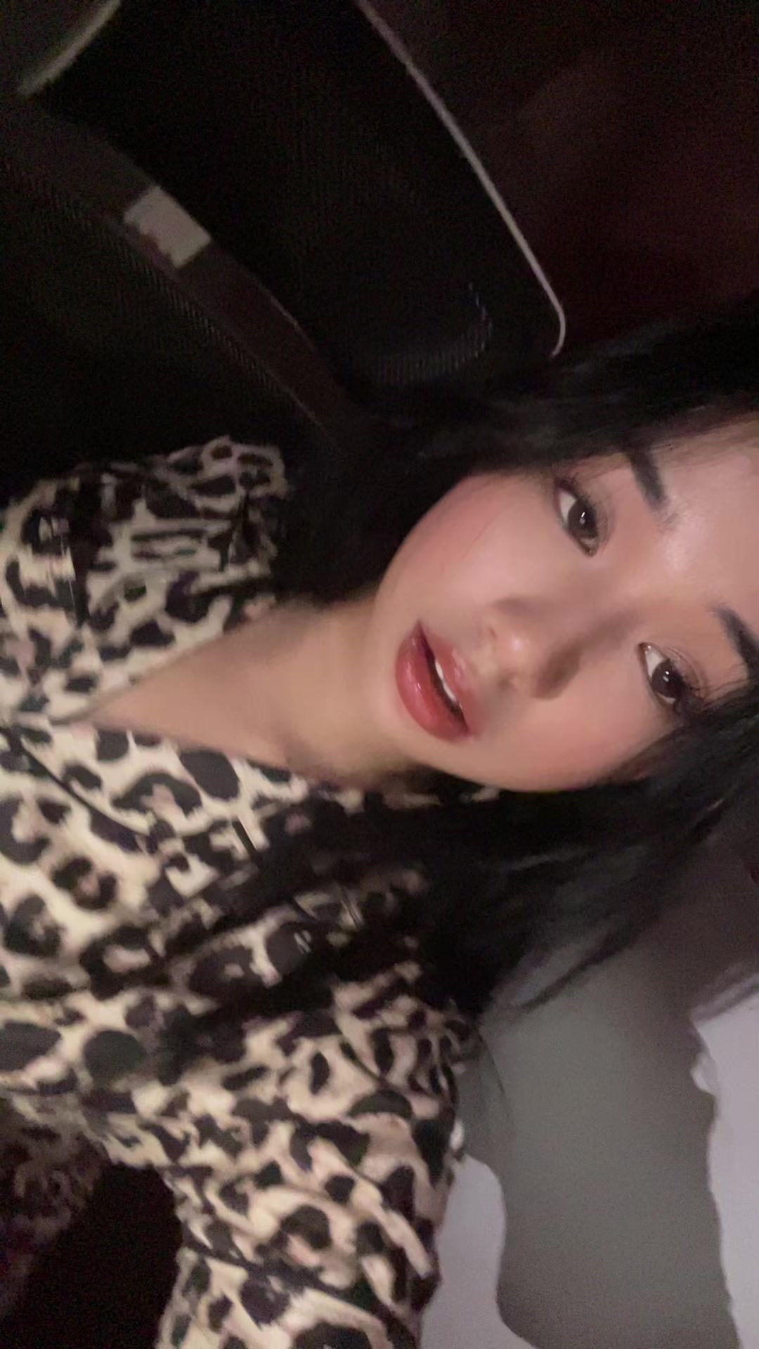 @T