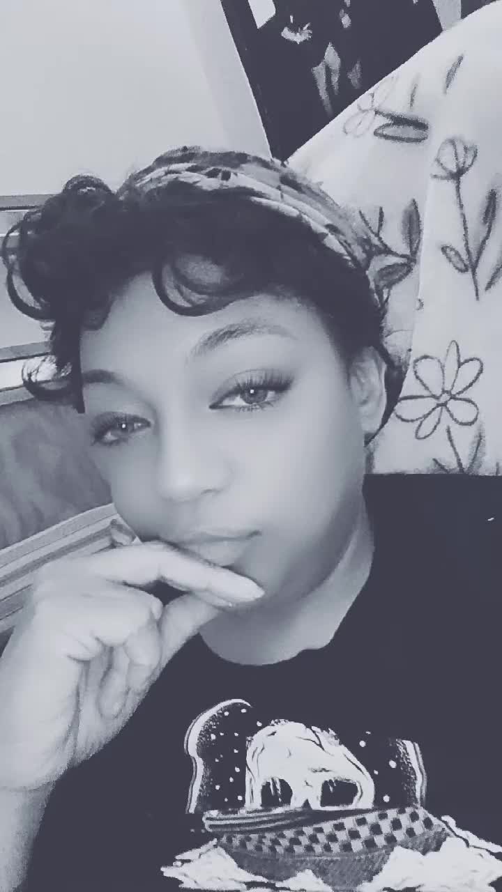 @THE NIKKIEGREENEYEZ COLLECTION
