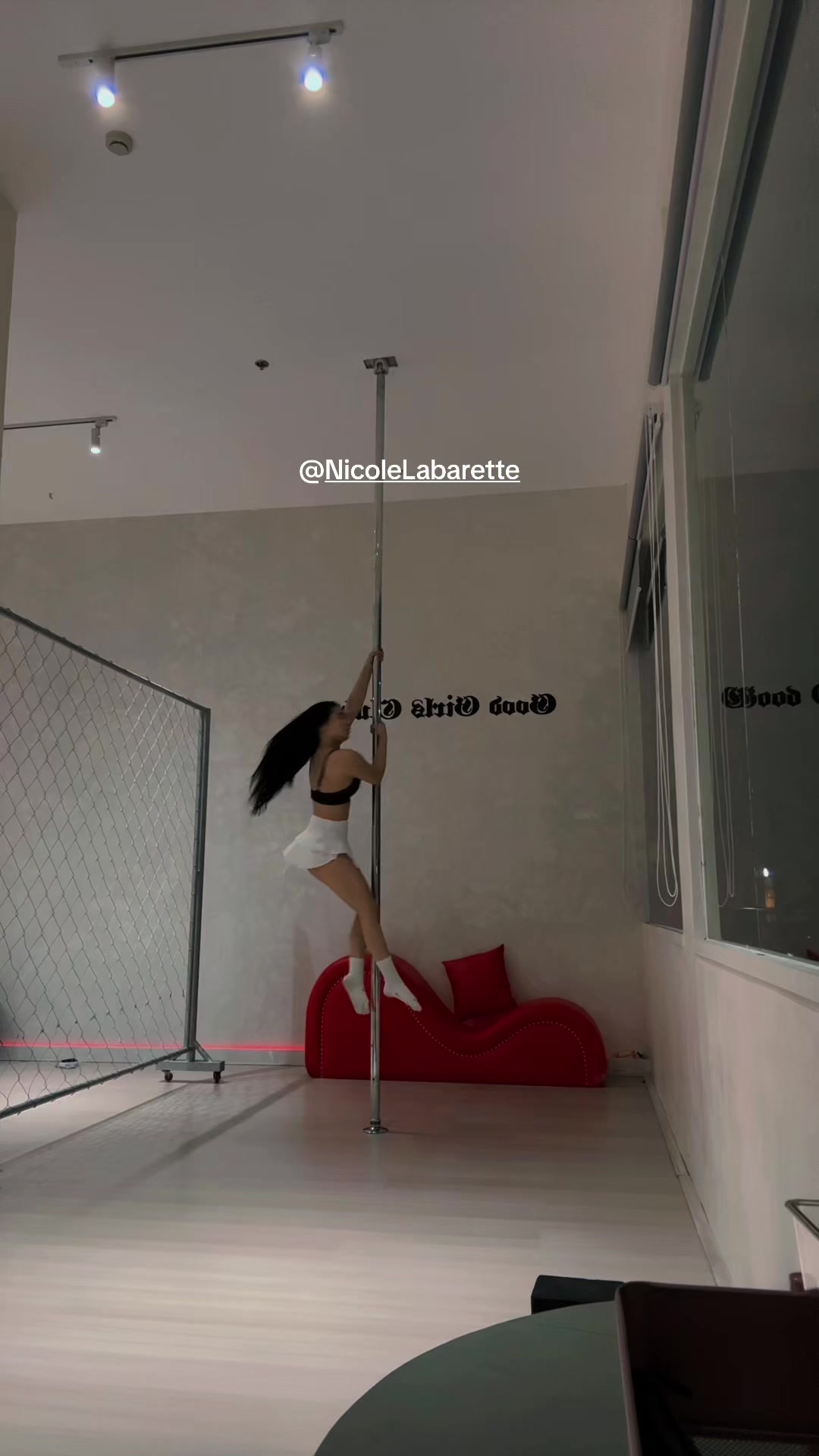 @nicolelabarette