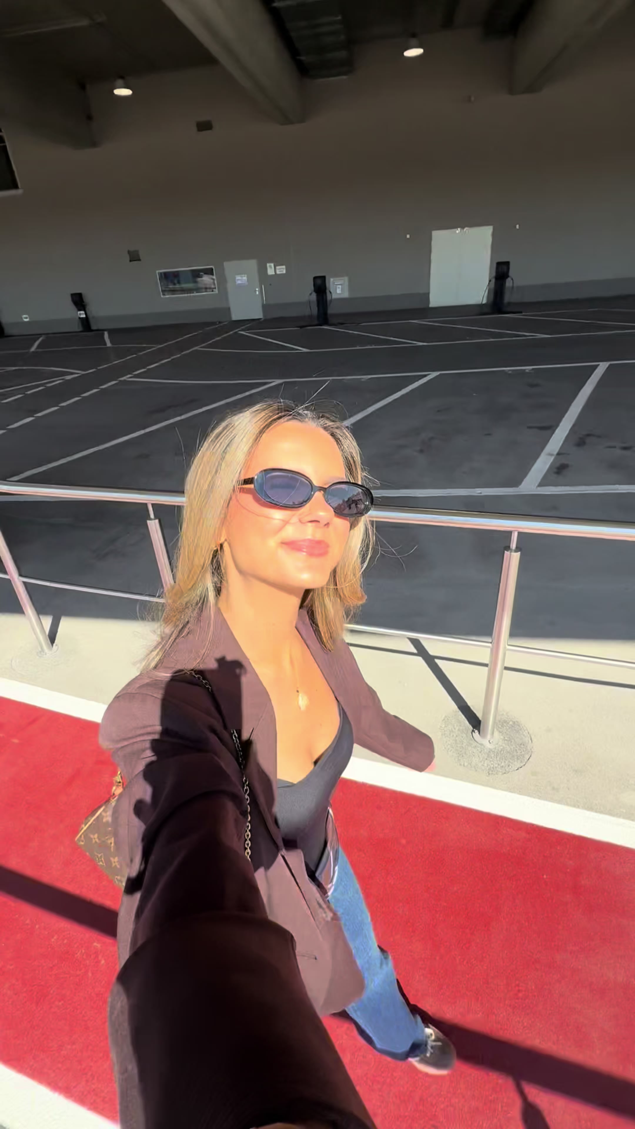 @Ana