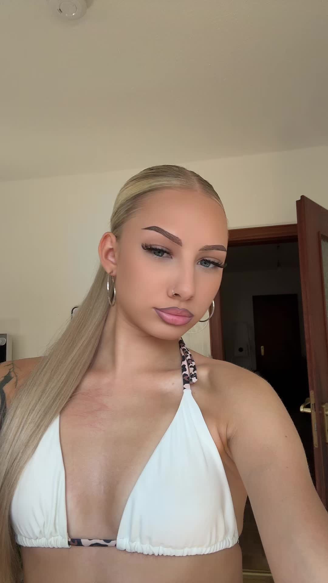 @Amela🐍
