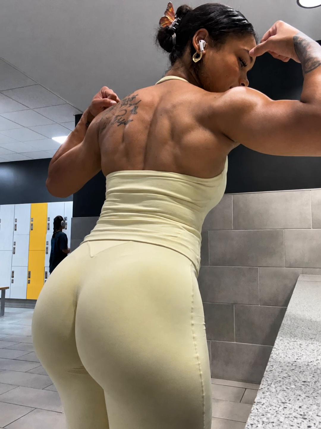 @AunnaCalloway