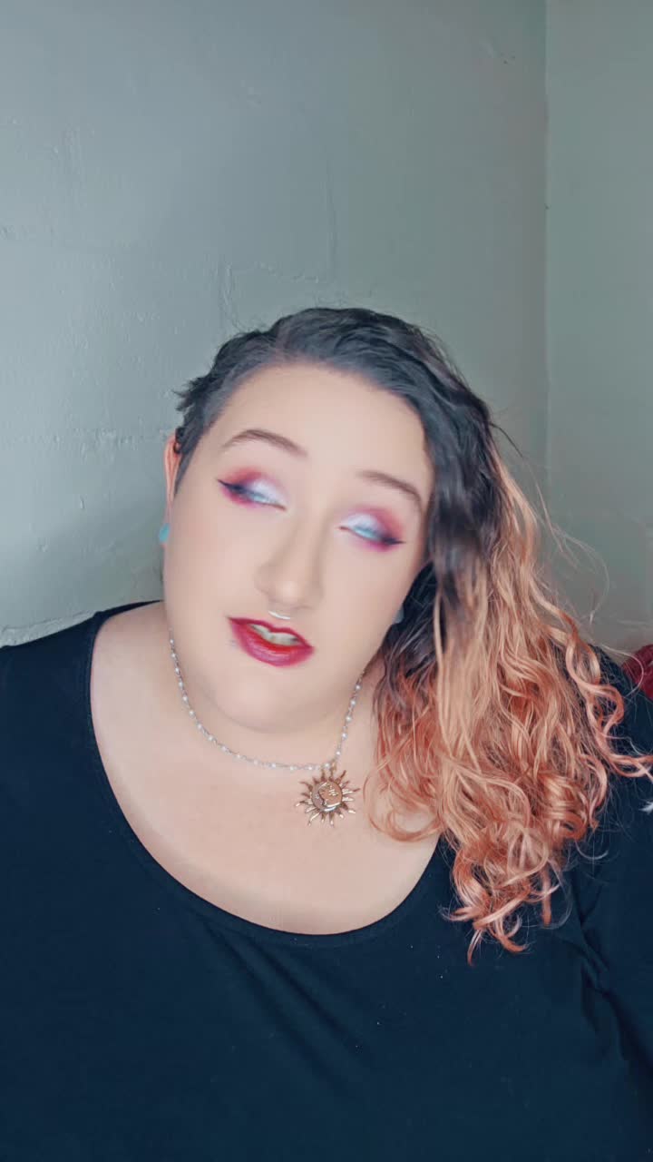 @_momma_wolf_