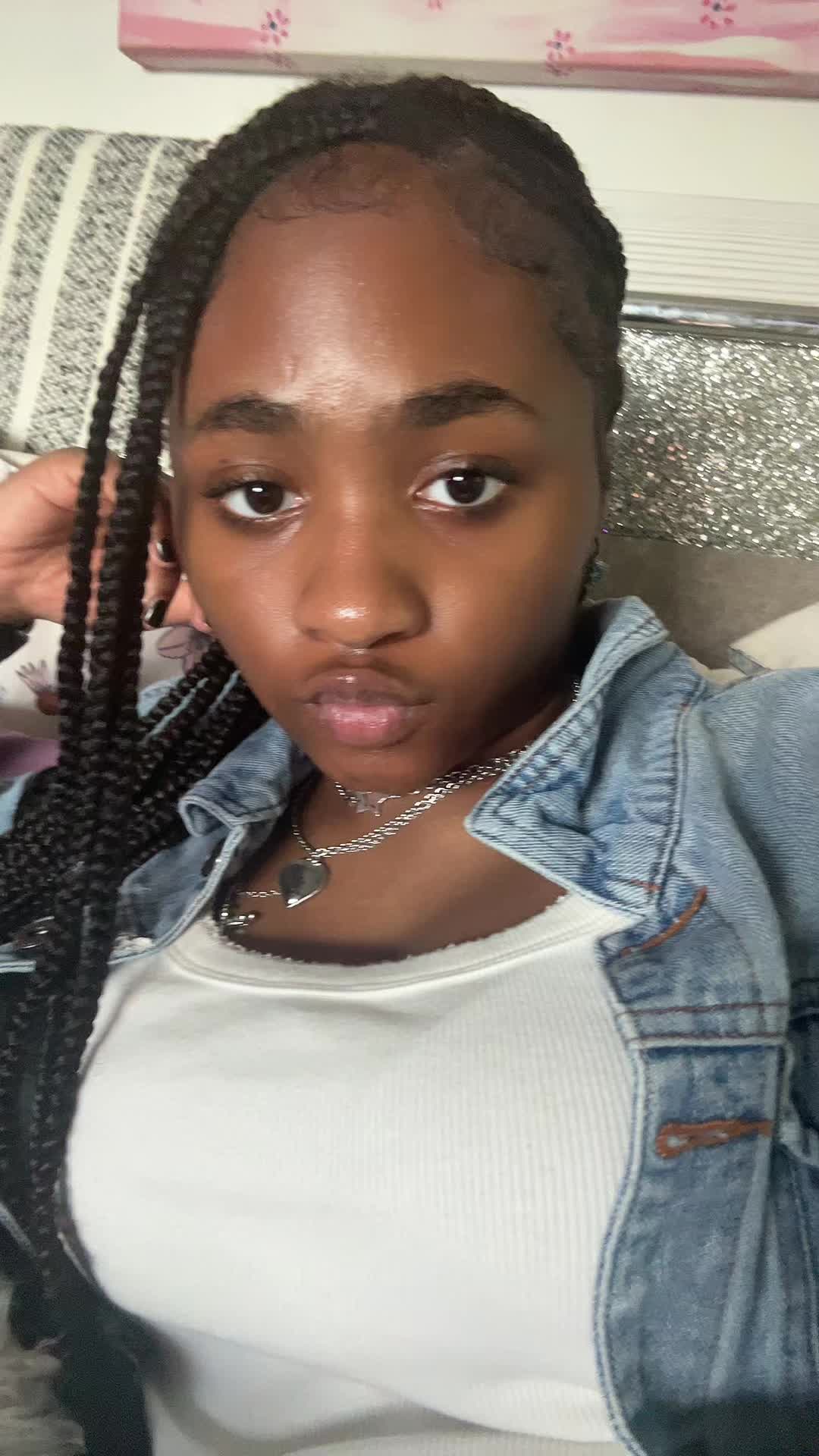 @whatsanizzy