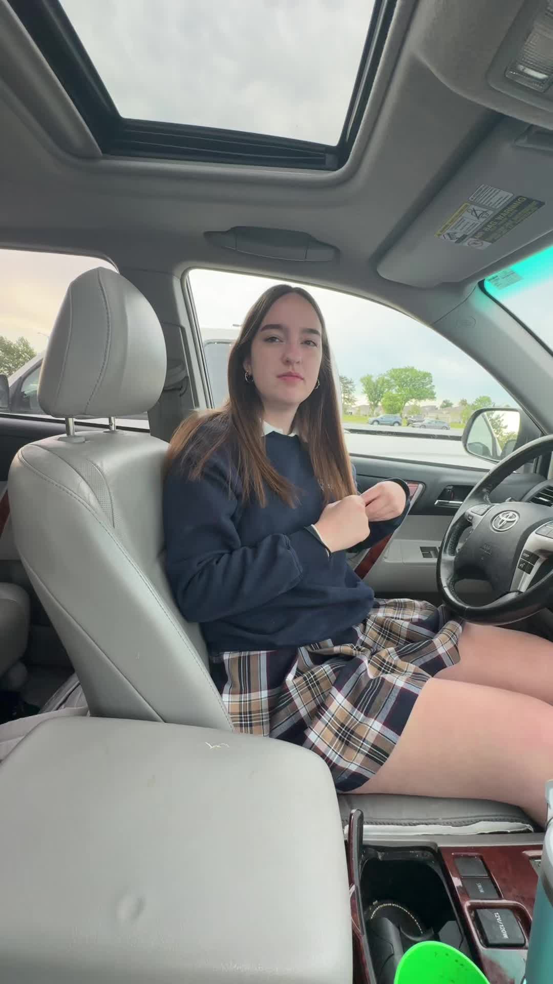 @hey_bailz_