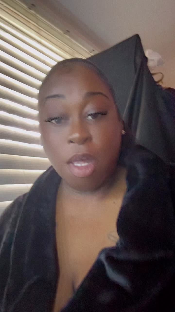 @AmomentWithDanni