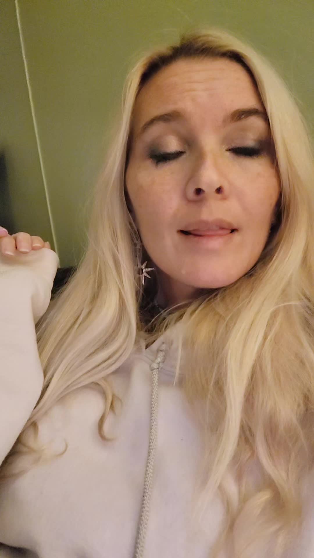 @Jadislov28