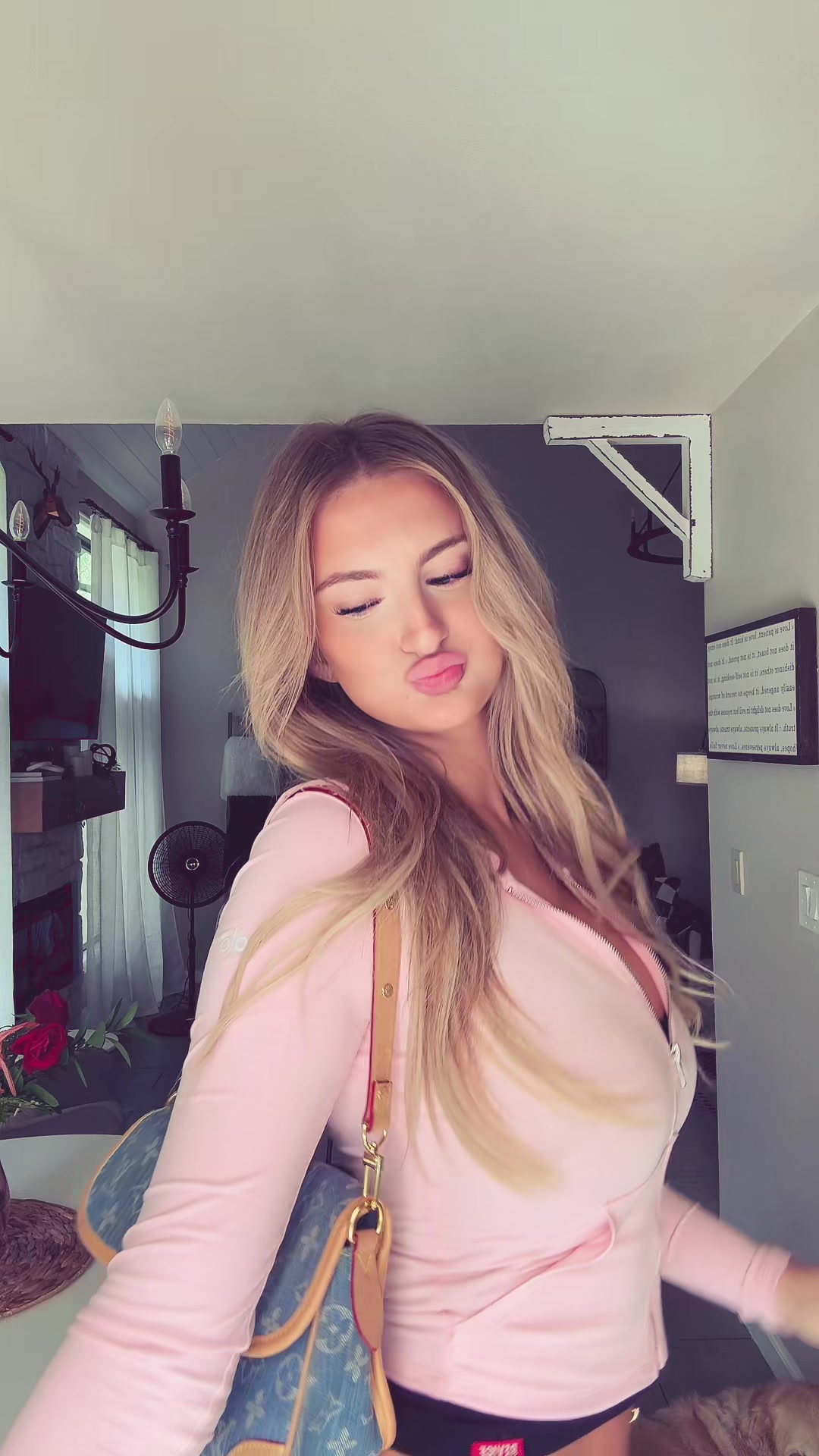 @LOGANEAKLE