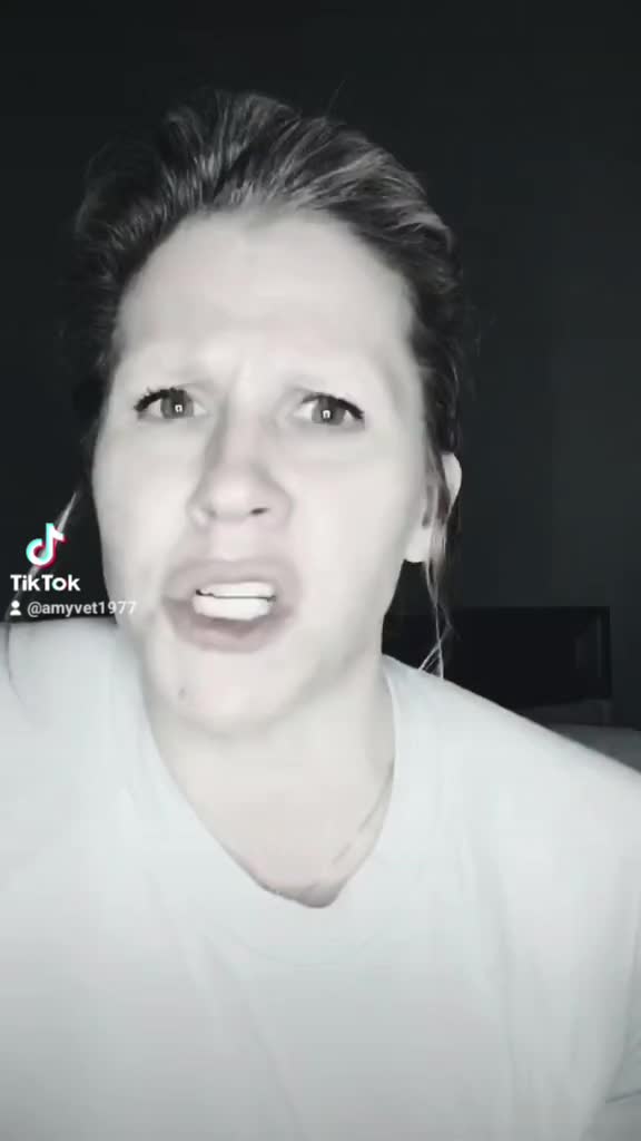 @Amyvet1977🇺🇸😎✨️
