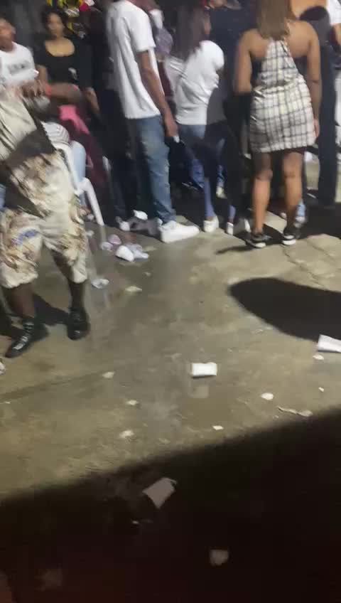@familytourss