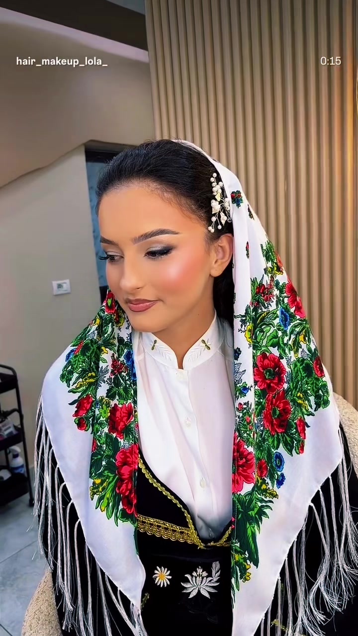 @Lola Sallon 👰&zwj;♀️💇&zwj;♀️💅