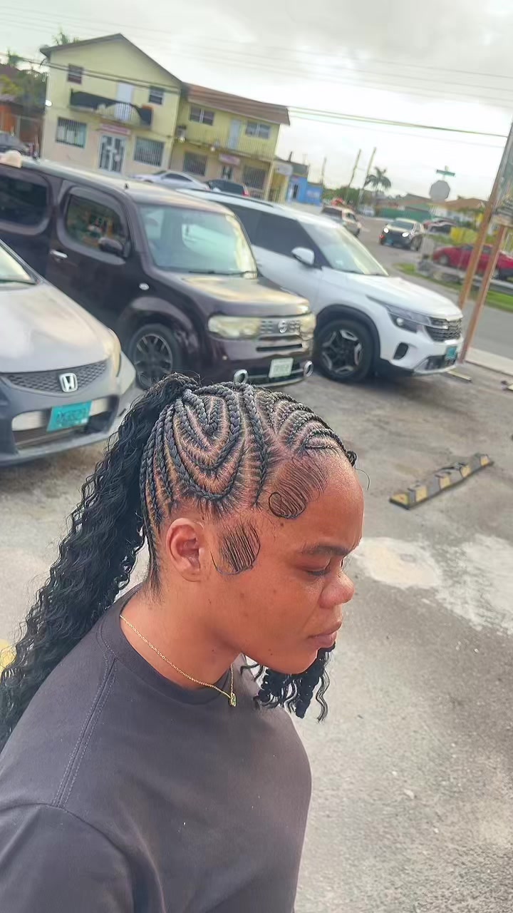 @CrownedbyAlizah🥰