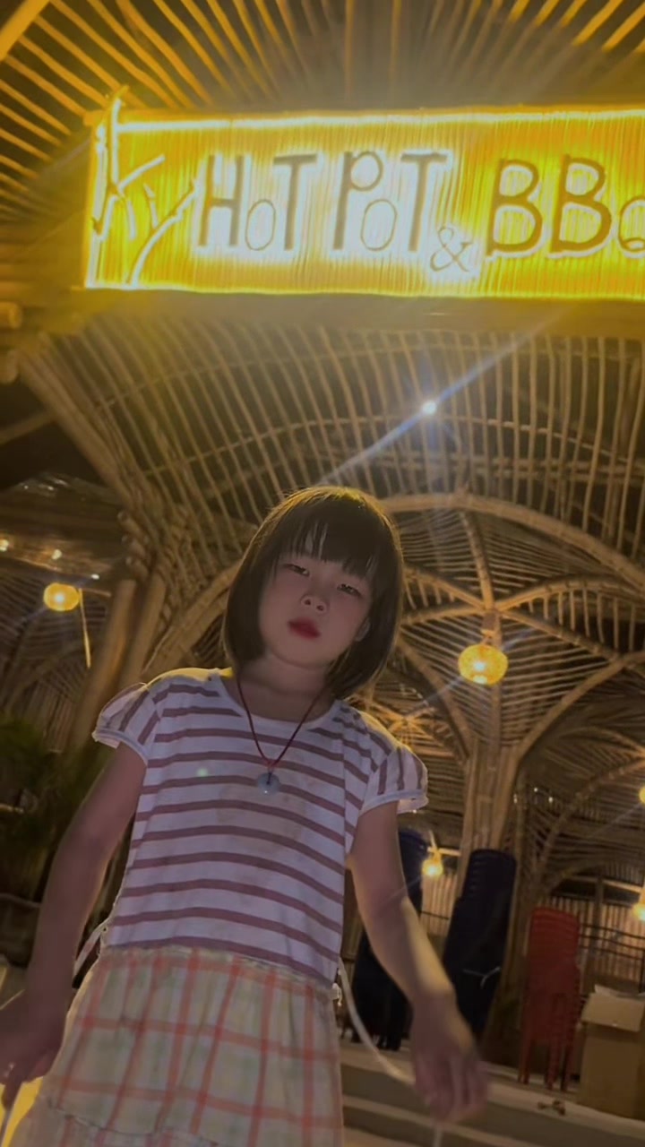 @💄Nang Htet 🫦👀