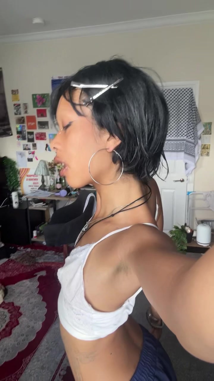 @smokinghotbabe3000