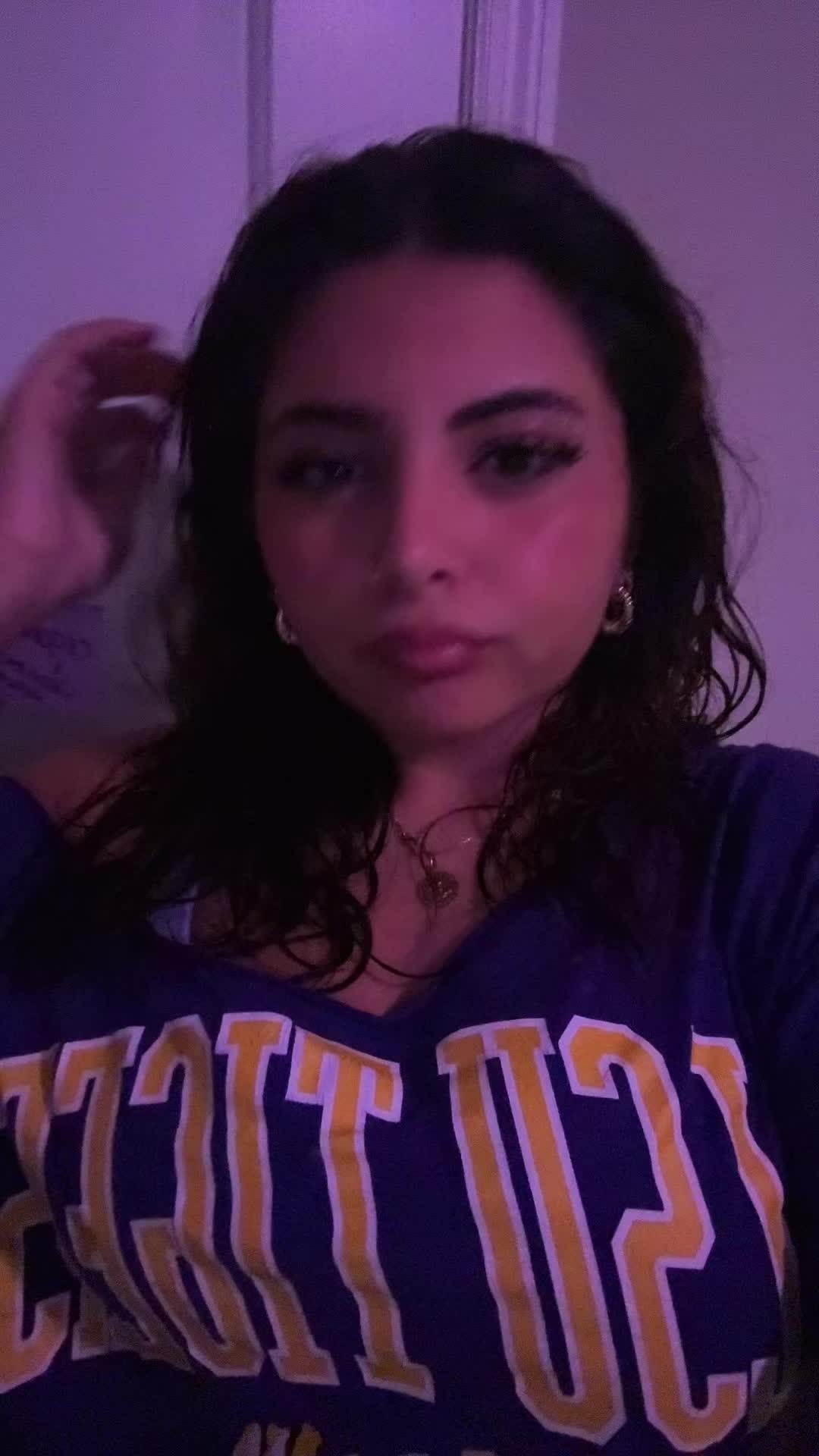 @￴￴