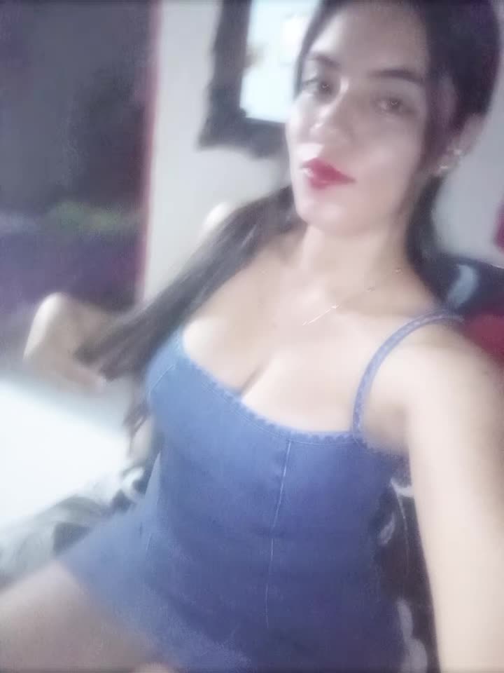 @Linda Lozano