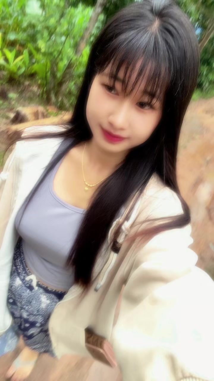 @Nang Kham Bee🐾🤎