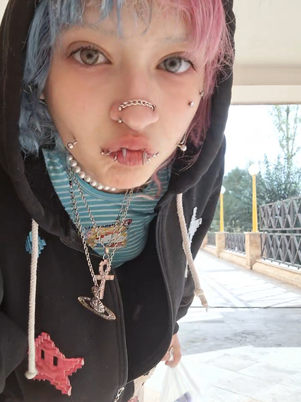 @April مهرسا هستم ولی