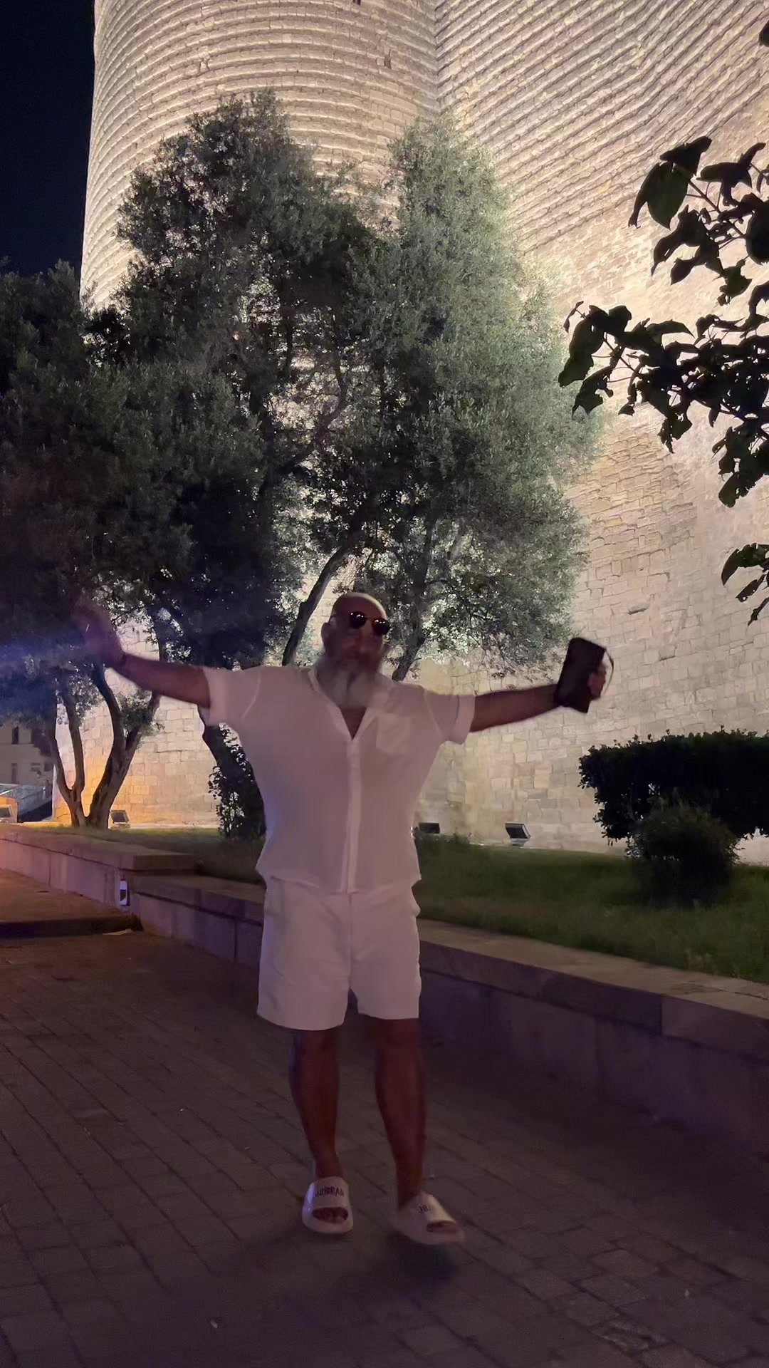 @travelsbaku