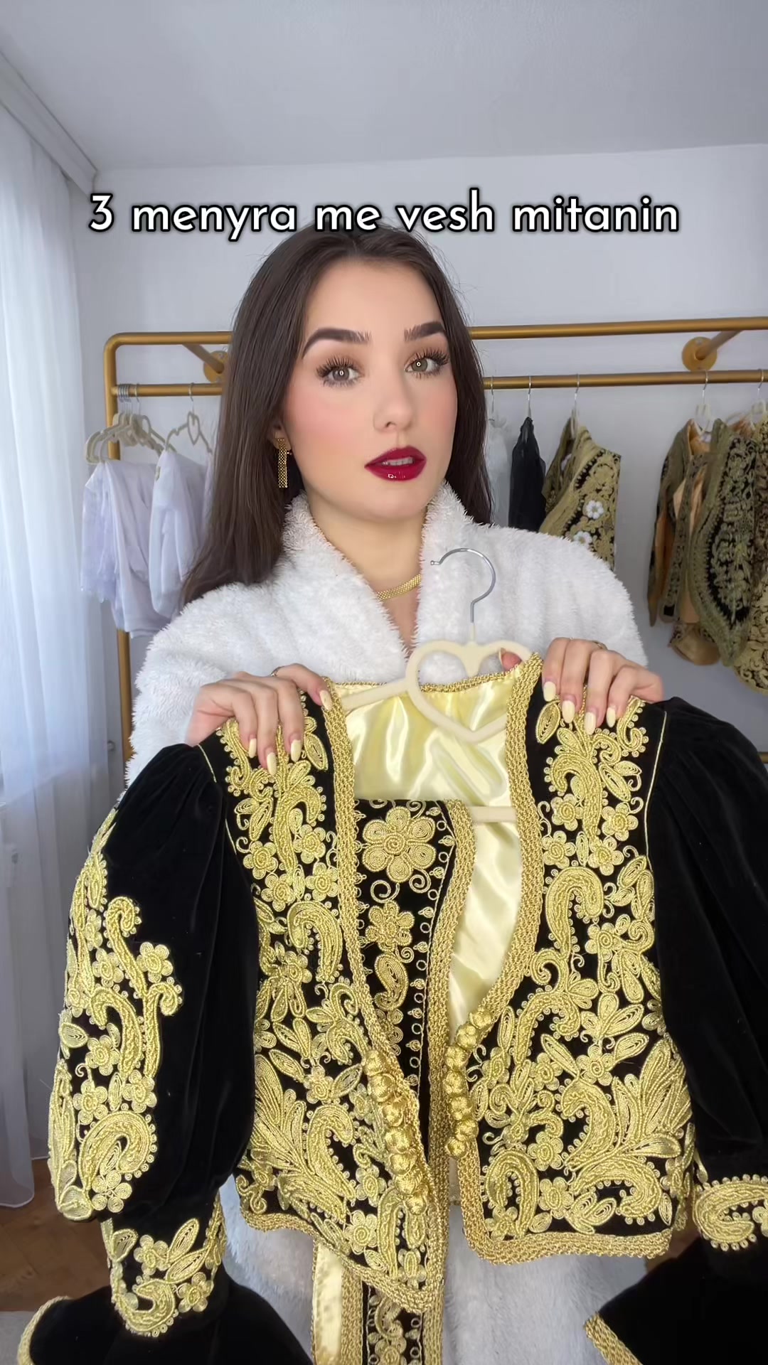 @Elena - Veshje Tradicionale