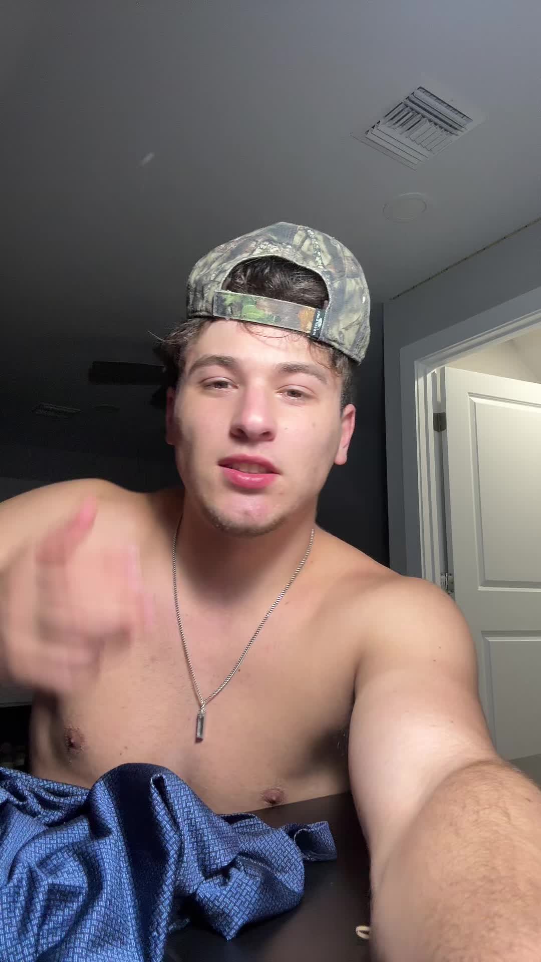 @Donstinkleton
