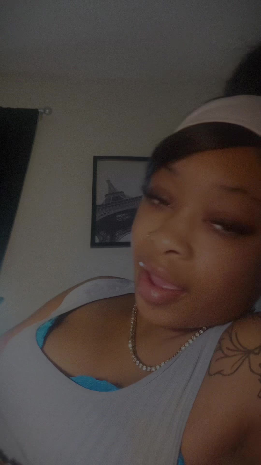 @_ms.h0lly_wood