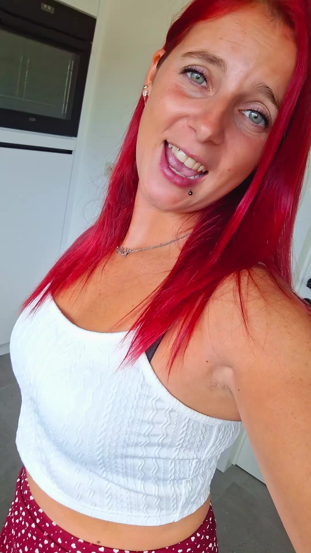 @Ladyk_in_red❤️