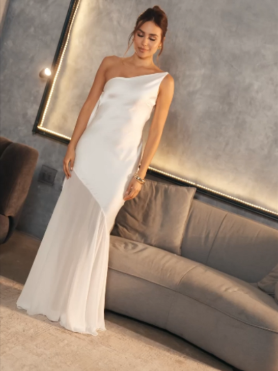 @Livira Fashion,
