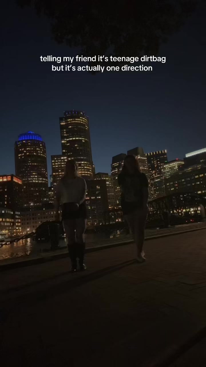 @melanie ×͜× ❯❯❯❯ 卌