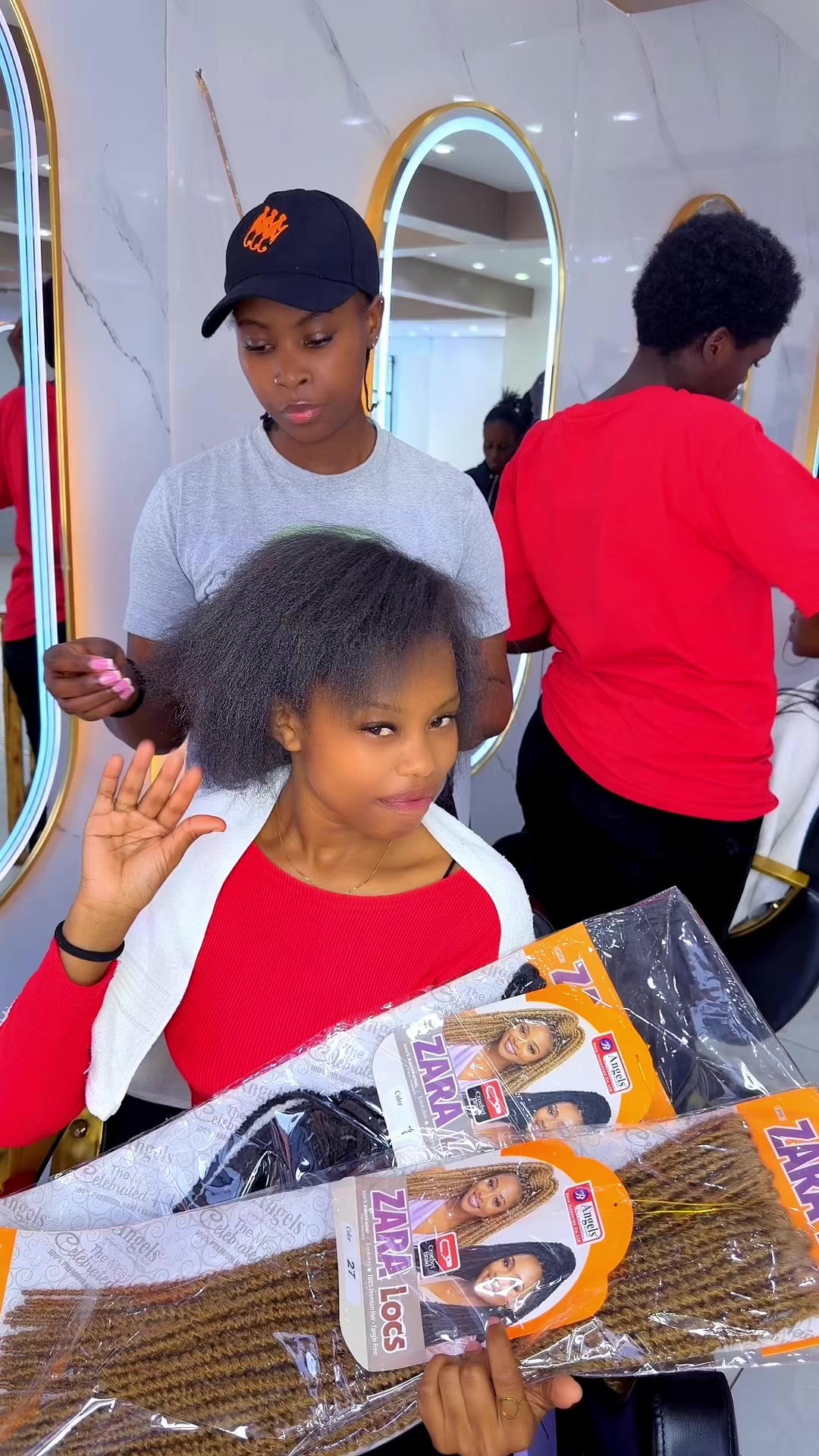 @GEECURLY SALON